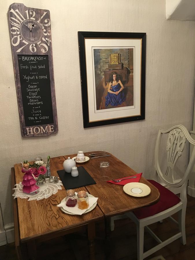One Castle Street Bed And Breakfast Бэйквэлл Экстерьер фото